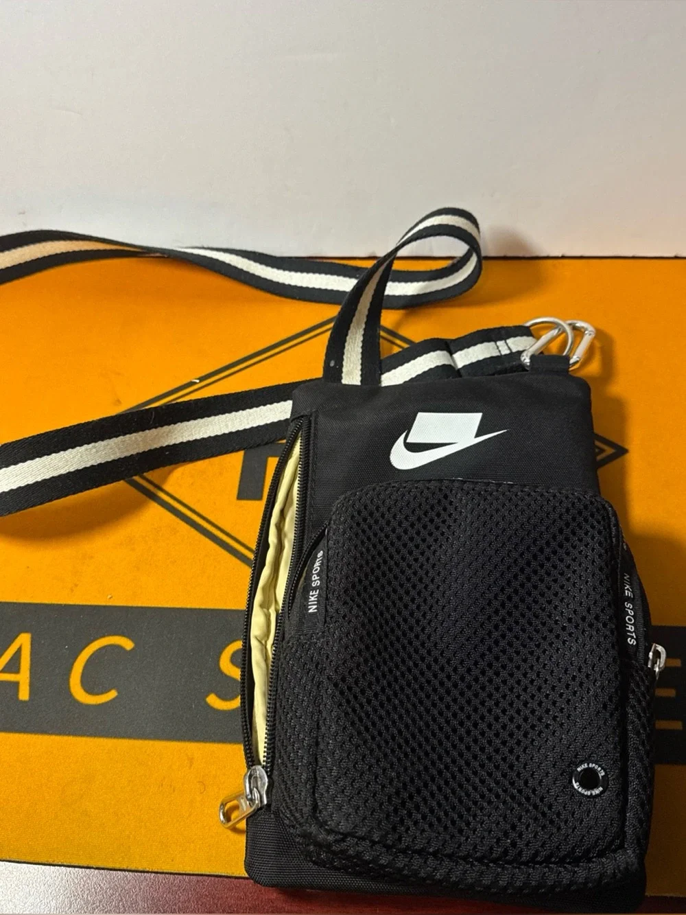 NikeSport Small Items Crossbody Bag Black